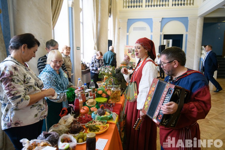 Гармонь наяривает: с размахом отметили День садовода в Хабаровске