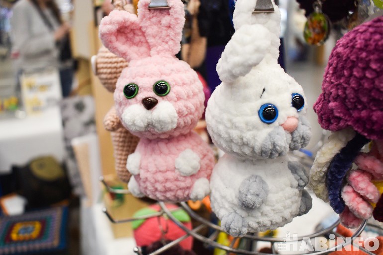 Страшно красивые зайцы и чайные «бомбочки»: чем удивила хабаровчан новогодняя хенд-мейд ярмарка
