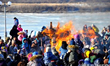 Гори, зима, ярким пламенем, или Хабаровчане призвали-таки весну на масленичных гуляниях