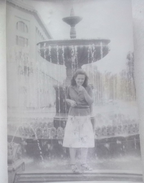 2. Марина Бердникова - Площадь Ленина, старый фонтан