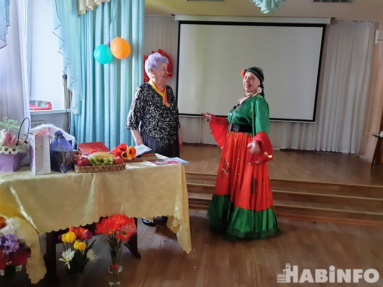 С песнями отпраздновала свой 90-летний юбилей Людмила Пчёлкина